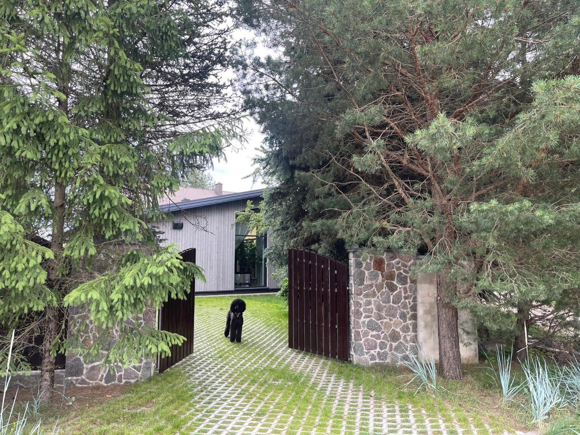 Ferienwohnung Pine House Zujunai Exterior foto